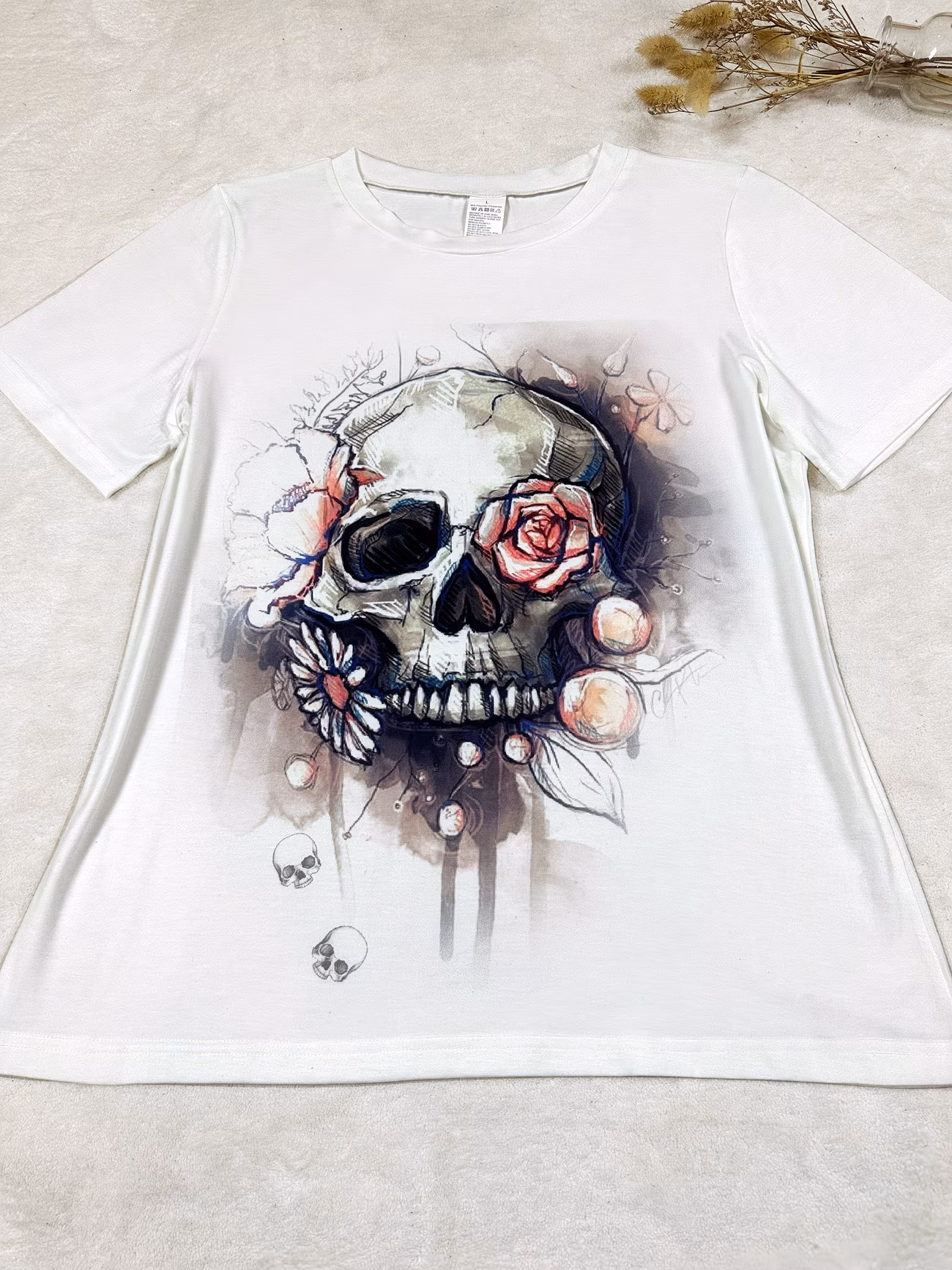 Women's Skull & Floral Print Casual T-Shirt - Dark Gothic Halloween Graphic Tee with Round Neck, Short Sleeve, Medium Stretch Fabric for Casual Attire, Halloween Clothes, Allseason Top, Machine Washable Shirt